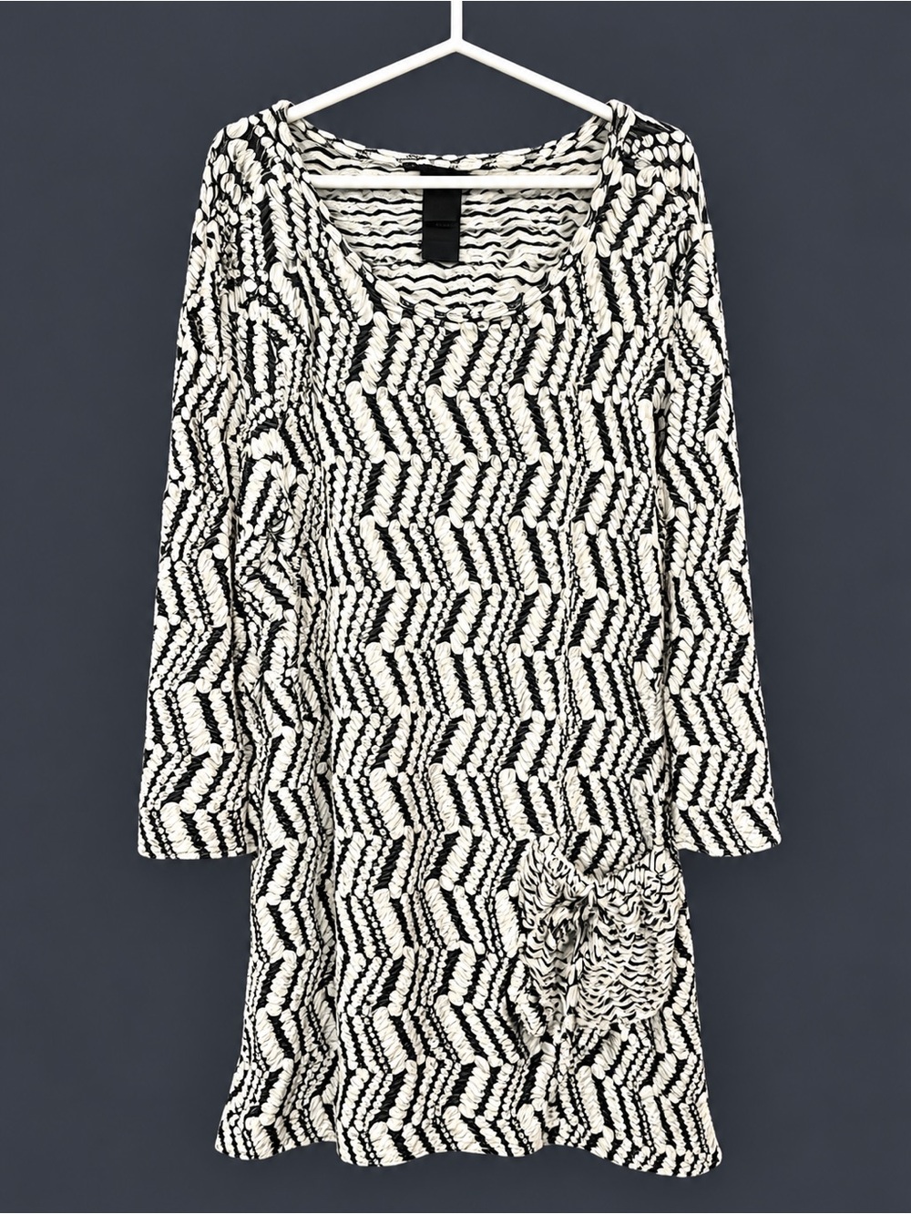 Ali Miles Black and White Chevron Long Sleeve Dress